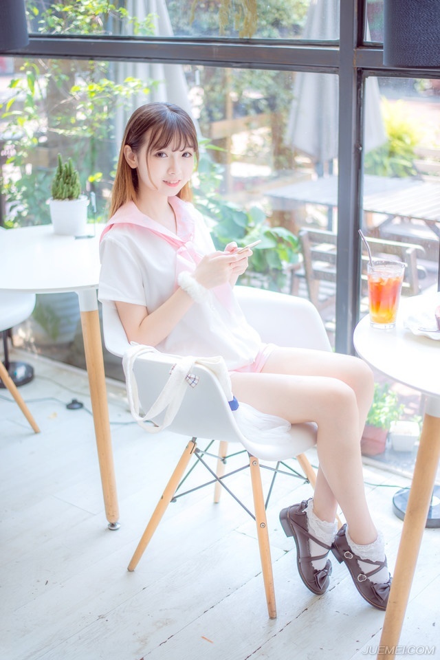 “除了他，还能有谁……”说到一半，夏侯惇突然反应过来，面色难看的看向曹操。